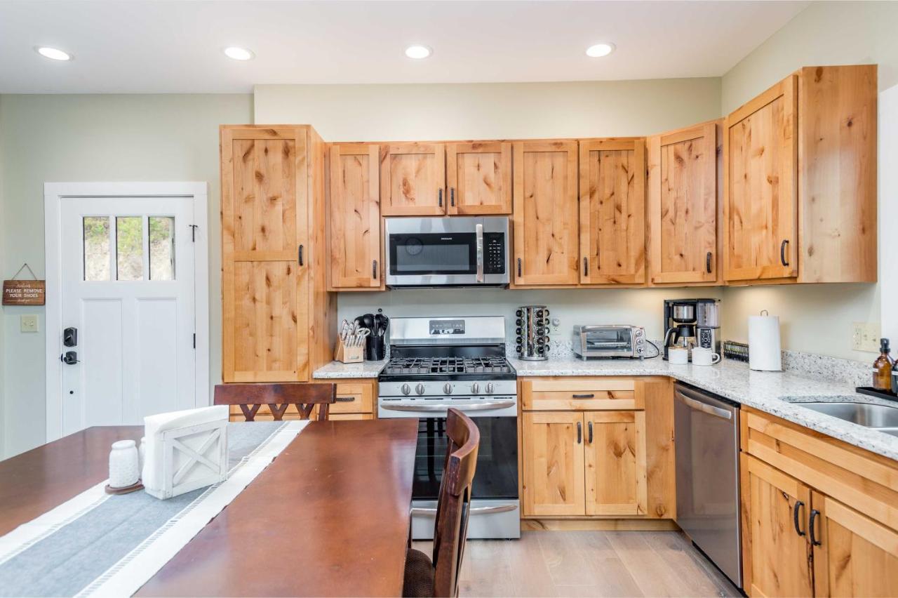 Cullowhee Home With Game Room, Wraparound Decks 외부 사진