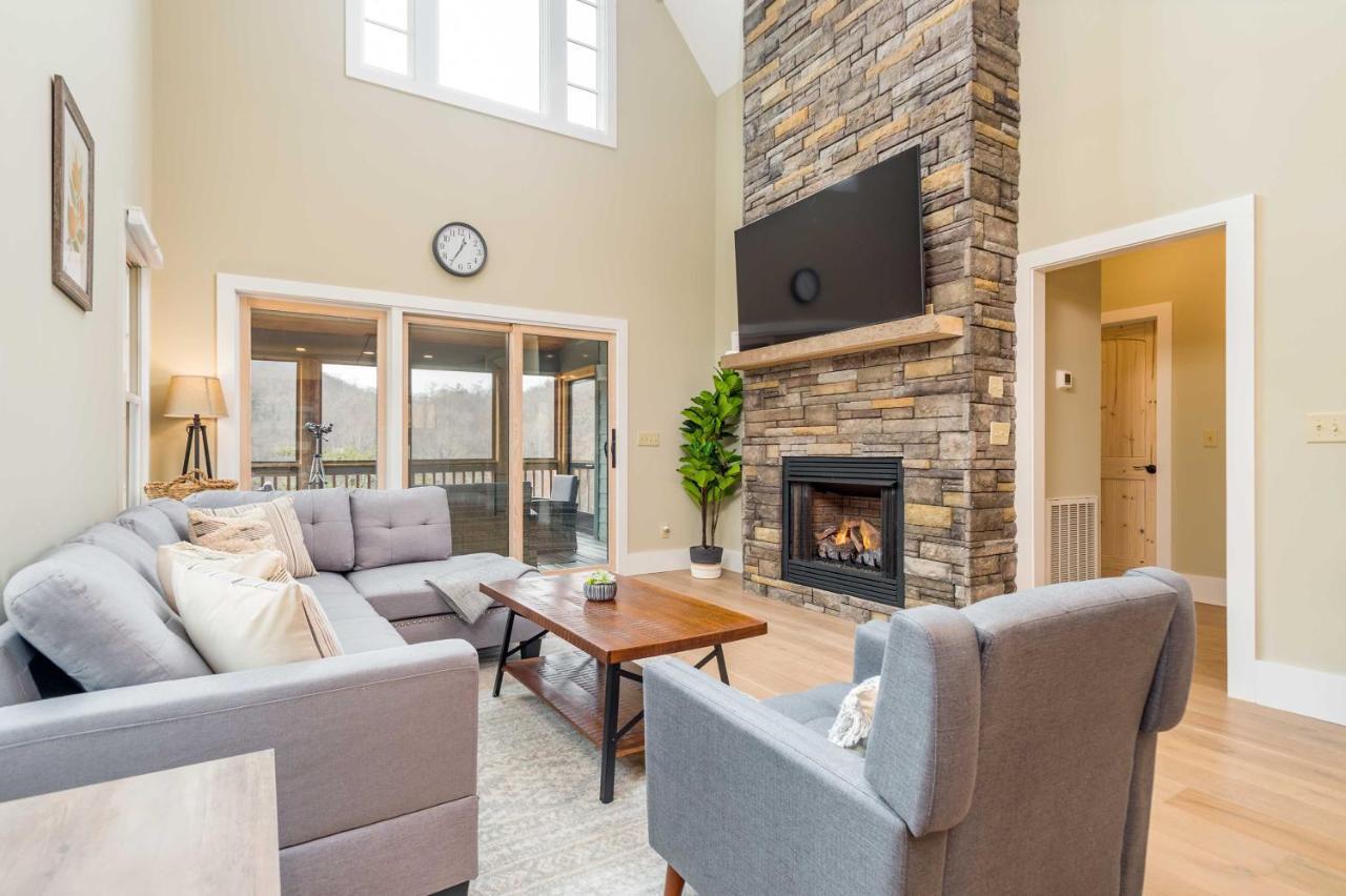 Cullowhee Home With Game Room, Wraparound Decks 외부 사진