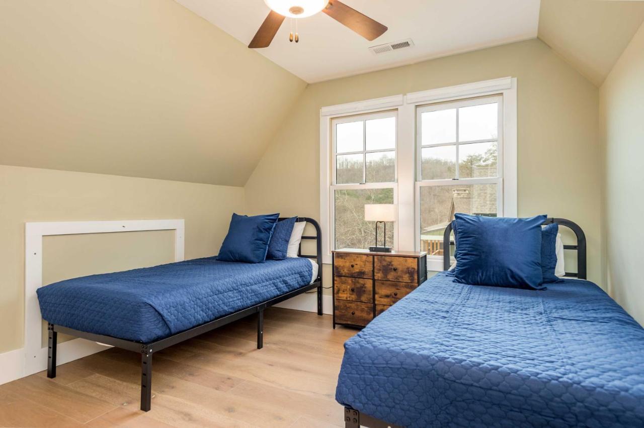 Cullowhee Home With Game Room, Wraparound Decks 외부 사진